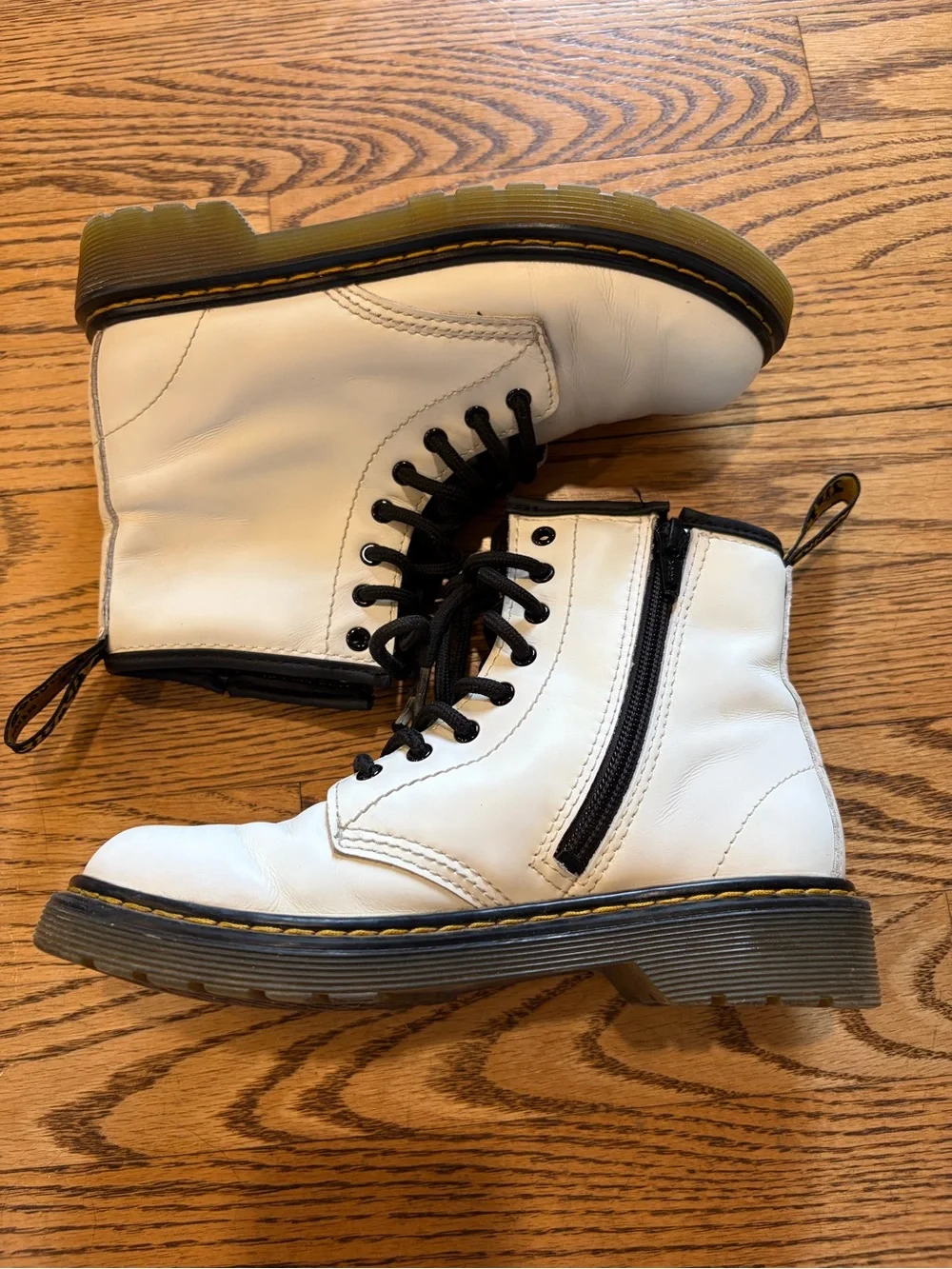 Dr. Martens Boot Combat Boot White
